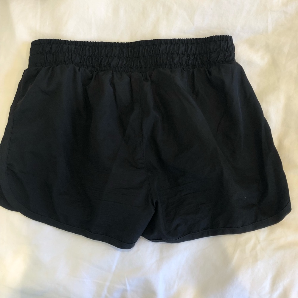 Exercise shorts - Picture 3 of 4
